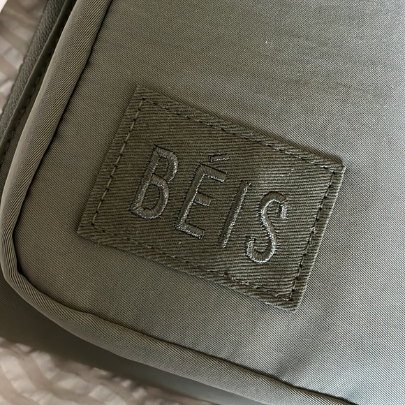 BEIS sling crossbody bag - brand new with tags - Picture 2 of 2